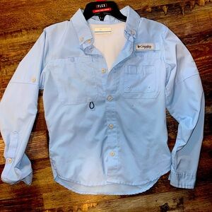 Boys size small blue Columbia button down shirt. Long sleeve can be rolled up.